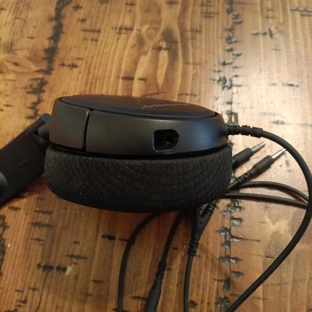 SteelSeries  Wired HeadphonesGaming Headset - A1
